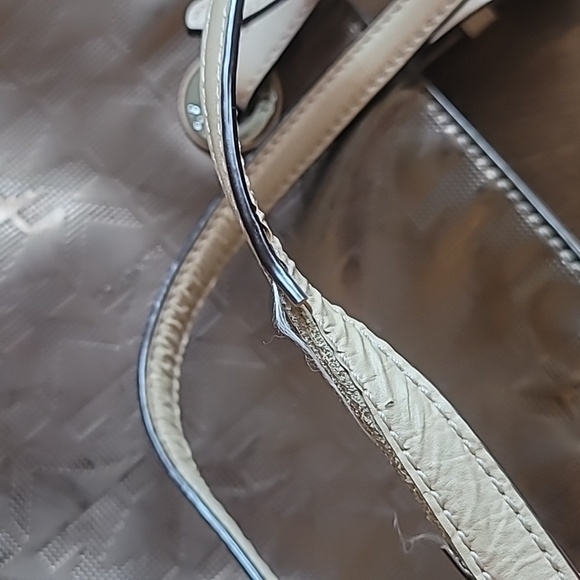 Michael Kors Gold Mirror Signature PVC and Leather Tote Gold tone large bag - Picture 11 of 16